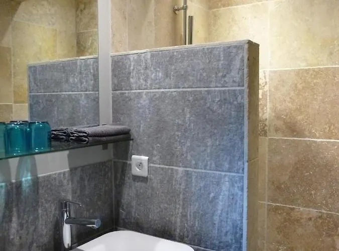 Bed & Breakfast La Maison Forte Montaut (Dordogne)